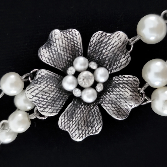 NWT Pearl and Silver Elegance Necklace - Picture 8 of 8